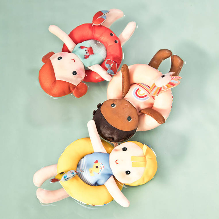 Laleczka do kąpieli z kółkiem w komplecie zabawa w wodzie Gaspard 83423 Lilliputiens