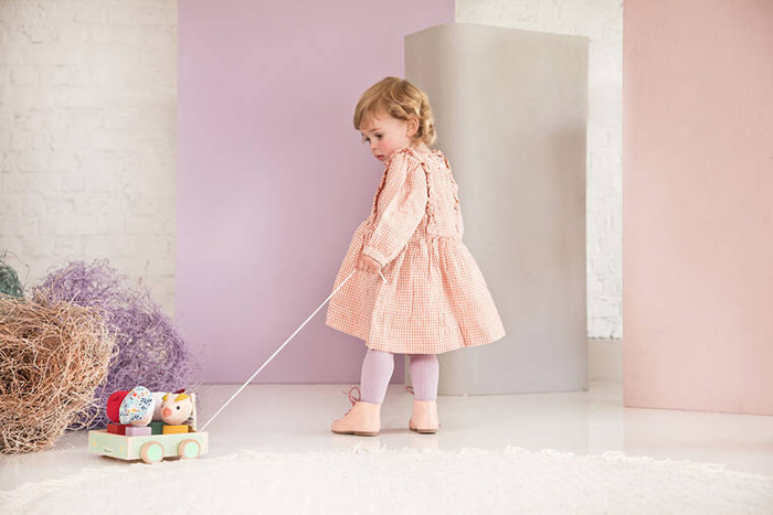 Drewniany wózek multifunkcyjny z sorterem do ciągnięcia Wilk Louis 83470 LILLIPUTIENS