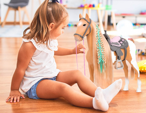 Duży koń 50 cm Palomino z akcesoriami do czesania i stylizacji Our Generation BD38030Z