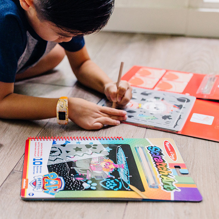 Zdrapywanka z rysikiem Psi Patrol Scratch Art Pad – Chase Melissa and Doug 33259