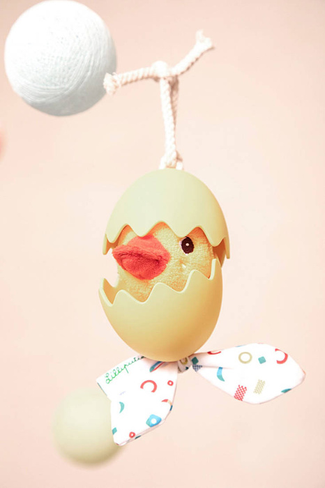 Rozwojowa multifunkcyjna zawieszka jajko z funkcją wibracji Kaczorek Gaspard 83432 Lilliputiens