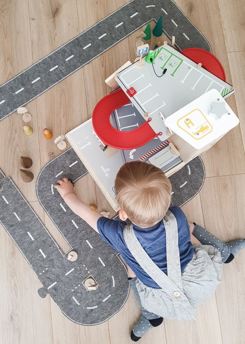 Parking dla dzieci garaż premium z myjnią, windą, stacją samochodów elektrycznych, stacją benzynową 11676- Small Foot, zabawki dla chłopców i dziewczynek