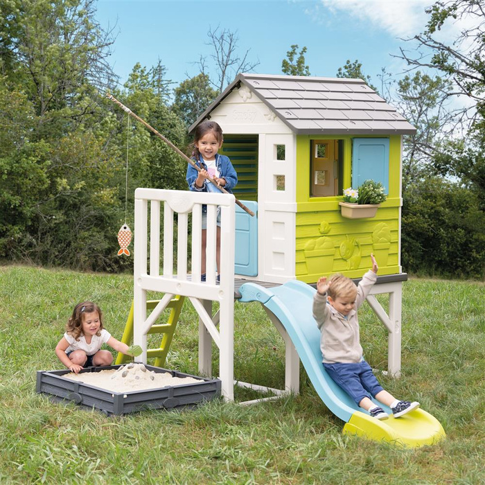Domek na palach z piaskownicą i zjeżdżalnią Smoby 810801 przestrzeń do aktywnej zabawy na świeżym powietrzu