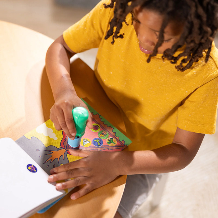 Sticker Wow stempel z naklejkami Dinozaur 32012 Melissa & Doug książeczka z naklejkami