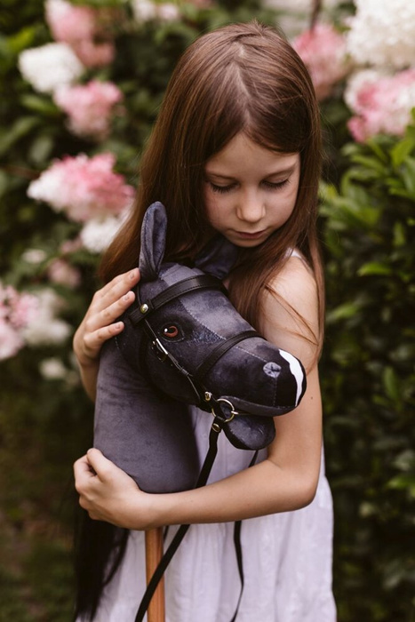 Hobby Horse Koń na kiju z otwartą buzią Blaze Astrup 84353