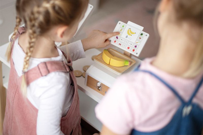 Drewniana waga sklepowa kuchenna dla dzieci Fresh Small Foot 12418 zabawa w kuchnię sklep