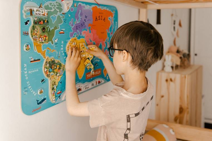 Magnetyczna mapa świata z magnesami w angielskiej wersji, JND05504-Janod, zabawki edukacyjne