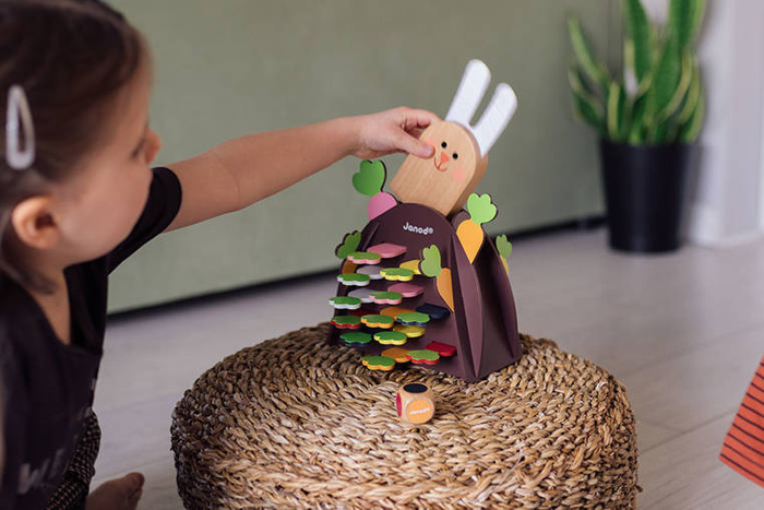 Rodzinna drewniana gra strategiczna Magiczna Marchewka Janod J02473