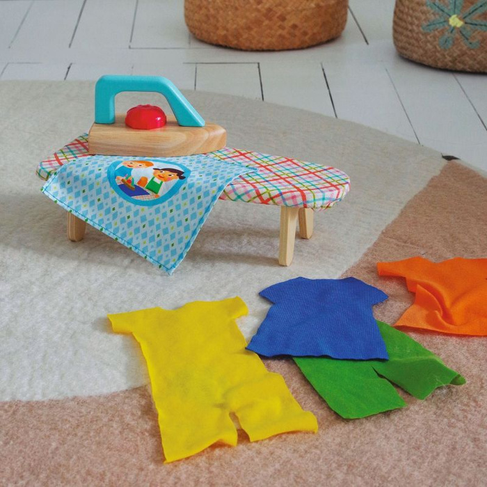 Odgrywanie ról Mia & Léo Prasowanie Djeco DJ05515