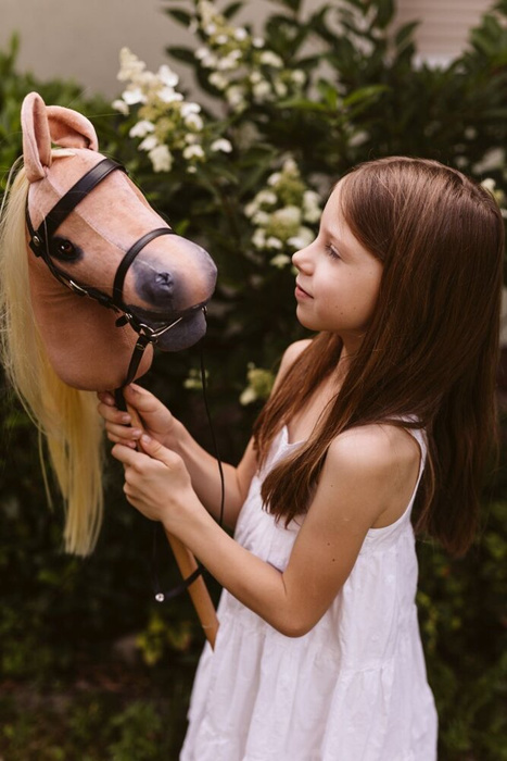 Hobby Horse Koń na kiju z otwartą buzią Spirit Blond Astrup 84354