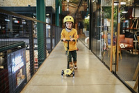 Highwaykick 3 LED Hulajnoga składana ze świecącymi kółkami 3+ Lemon 96358-Scootandride