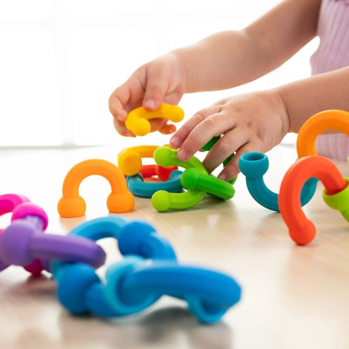 Półokrągłe klocki silikonowe Plip Links Fat Brain Toys FA490-1 klocki dla dzieci