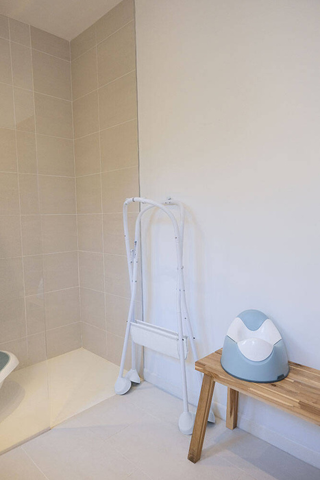 Stojak do wanienki i przewijaka Camele’o White Beaba 920407