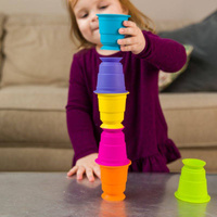 SIlikonowe przyssawki Kubeczki Suction Kupz FA183-1 Fat Brain Toys, zabawki motoryczne