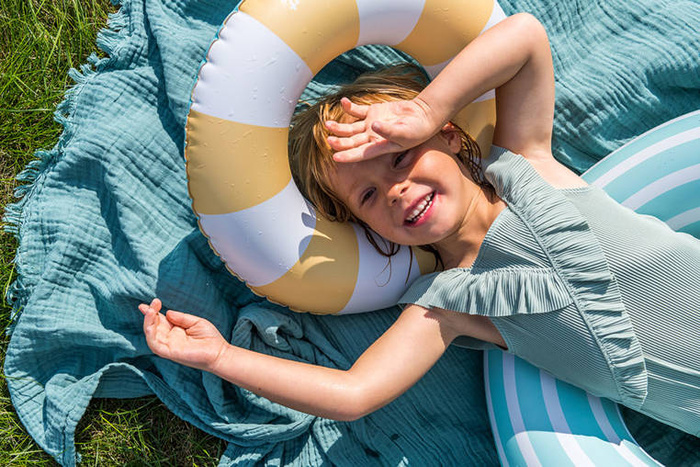 Dmuchane Kółko do pływania średnie Ø 60 cm Banana Blue Quut 173342