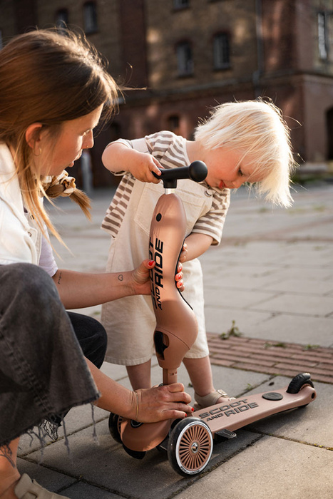 SCOOTANDRIDE Highwaykick 1 Push and Go 2w1 Jeździk i hulajnoga z rączką do prowadzenia 1-5 lat Mocha