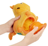 Wędrujący kotek z odgłosami do nauki raczkowania pluszak Wobble 'n' go Kitty B.Toys BX2120D