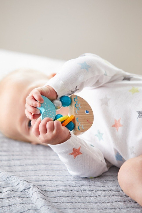 Drewniana grzechotka Rybka Nela HB305582-Haba, zabawki dla niemowląt