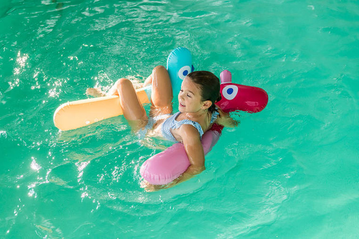 Dmuchany makaron do pływania Żyrafa Quut 173427