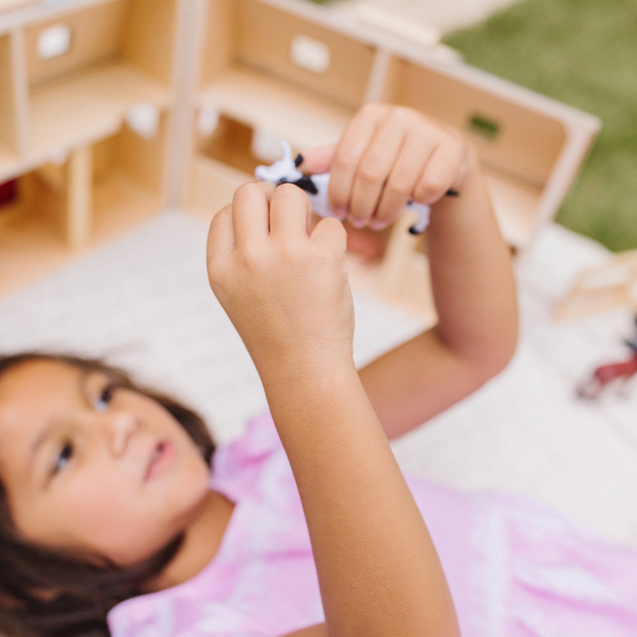 Farma dla dzieci Drewniana Składana Stodoła z 7 Figurkami Zwierząt Melissa and Doug 13700