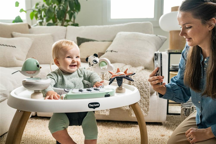 Stacjonarne Centrum aktywności 5w1 Tiny Love TL1808806830 sensoryczny Stoliczek dla niemowląt Décor czarno-biały