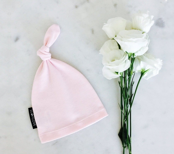 Czapeczka krasnala 0-3 Róż LL0751-Lullalove, wyprawka dla niemowlaka