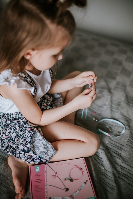 Zestaw kreatywny do tworzenia biżuterii Wstążeczki J07928-Janod, biżuteria dla dzieci