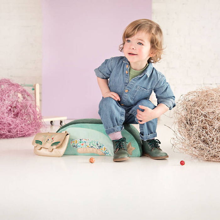 Drewniany jeździk 2 w 1 z miękkim siedziskiem i torebką Smok Joe 12 m+ 83466 LILLIPUTIENS