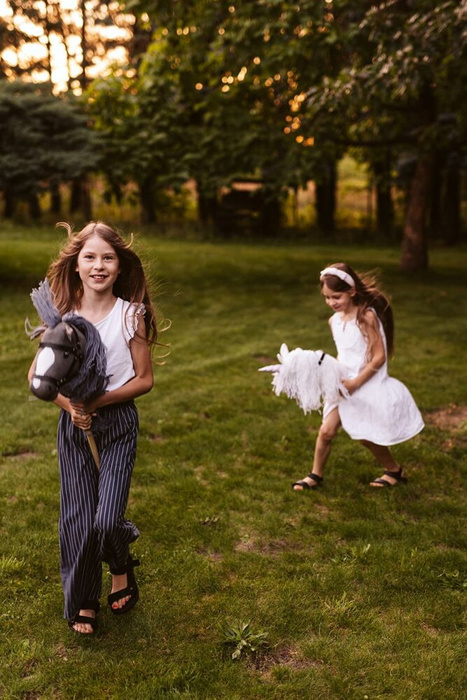 Hobby Horse Koń na kiju szary z otwartą buzią Astrup 84362