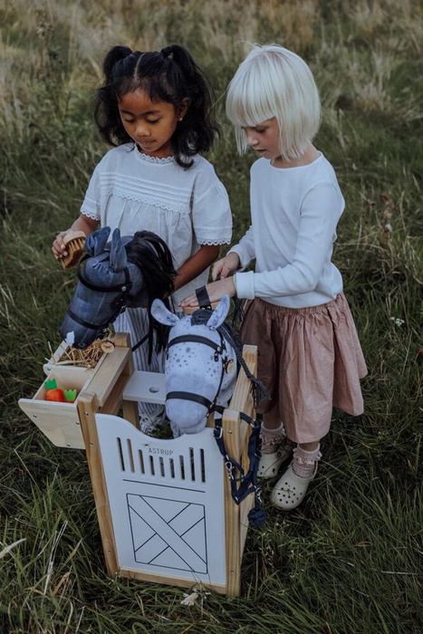 OUTLET Boks dla 2 koni na kiju akcesoria do Hobby Horse Astrup 84380EZC