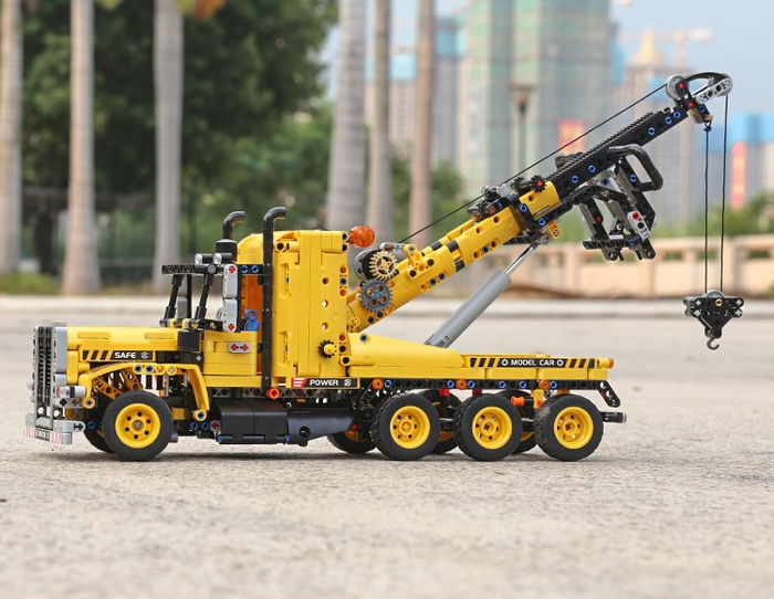 Klocki konstrukcyjne Mould King 17011 Holownik ciężarowy zabawka budowlana 1277 elementów