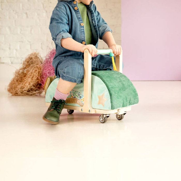 Drewniany jeździk 2 w 1 z miękkim siedziskiem i torebką Smok Joe 12 m+ 83466 LILLIPUTIENS