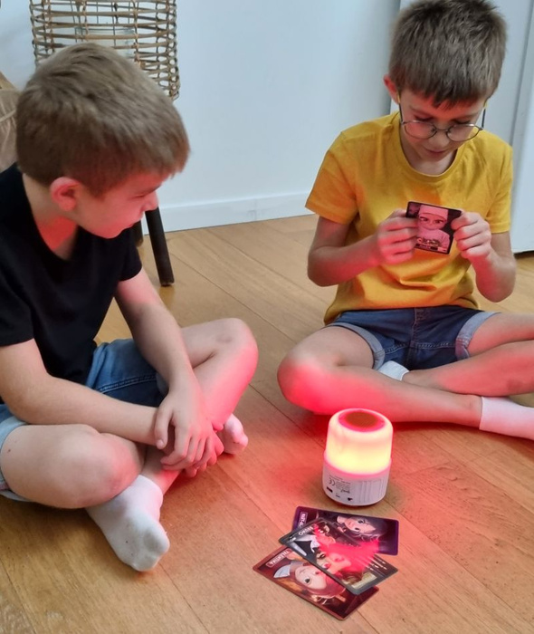 Lampka solarna Latarka Bluetooth na kemping Buki BN018