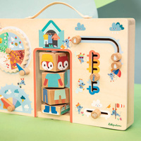 Drewniana tablica manipulacyjna walizka Ubranie na każdą pogodę Lisiczka Alice Lilliputiens 83556