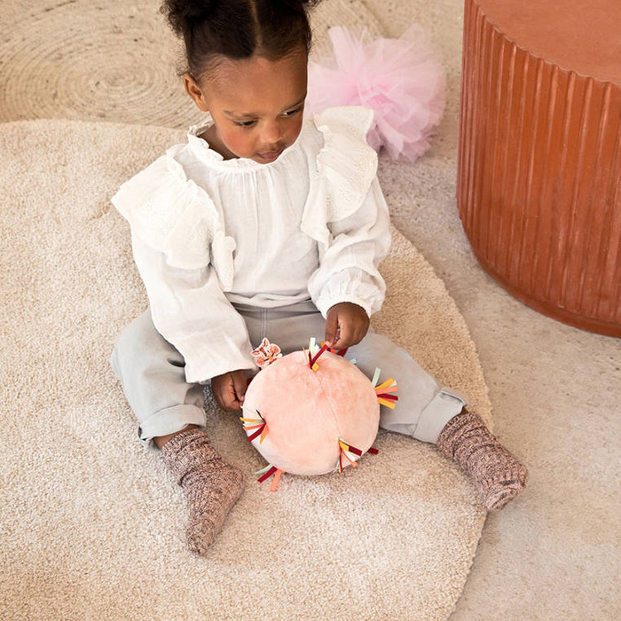 Piłka sensoryczna z pozytywką wielofunkcyjna miękka pluszowa Sarenka Stella 83396 Lilliputiens