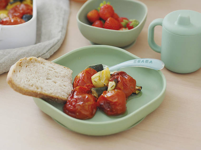 Silikonowy talerzyk z przyssawką sage green Beaba 913551