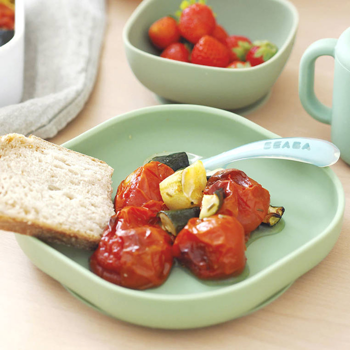 Silikonowy talerzyk z przyssawką sage green Beaba 913551