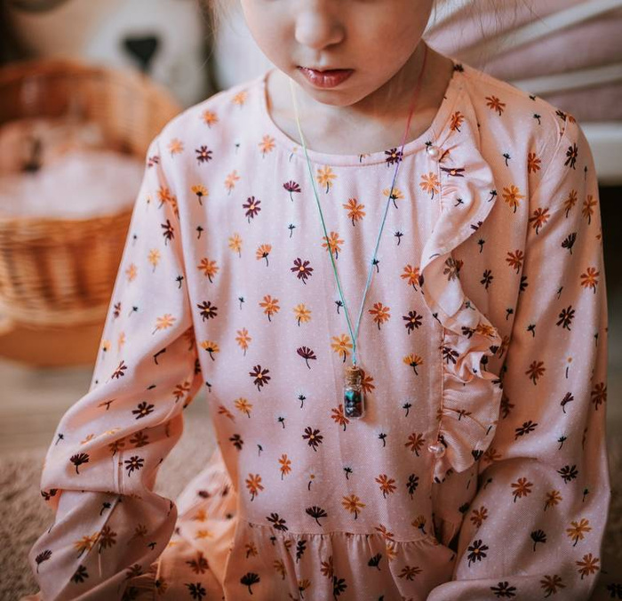 Zestaw kreatywny do tworzenia biżuterii z kamieniami przynoszącymi szczęście Janod J07938