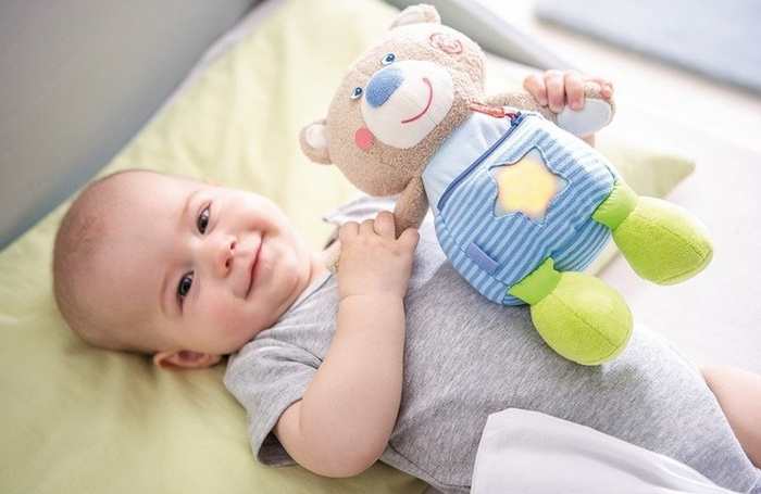 Przytulanka, Miś świecąca gwiazda, HB300590-Haba, zabawki dla najmłodszych