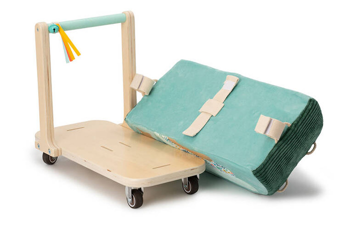 Drewniany jeździk 2 w 1 z miękkim siedziskiem i torebką Smok Joe 12 m+ 83466 LILLIPUTIENS