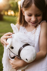 Hobby Horse Koń na kiju Astrup biały 84352