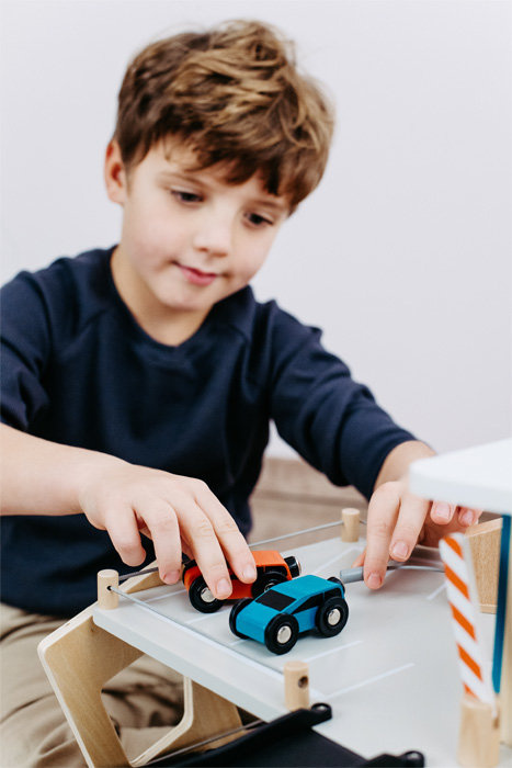 Drewniany parking garaż dla autek kilka poziomów Na rajdzie 12357 Small Foot