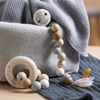 Zestaw prezentowy Dots HB305982-Haba, drewniany zestaw dla niemowlaka