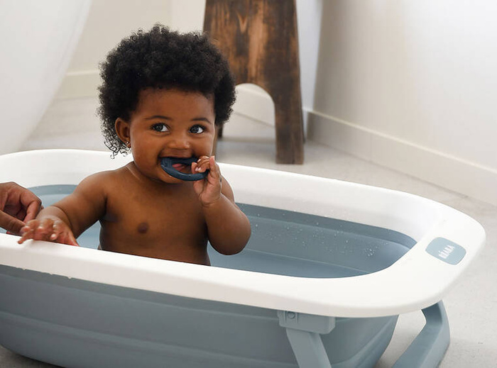 Składana wanienka dla dziecka Eazy Pop Camélé'O Bleu baltique Beaba 920403