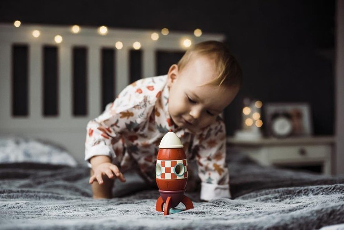 Drewniana, mała, magnetyczna rakieta, "Czerwona strzała", JND05207-Janod, zabawki dla chłopców