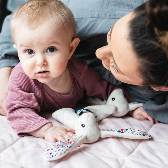 Grzechotka Króliczek - szary whisb21-Whisbear, zabawka dla niemowlaka
