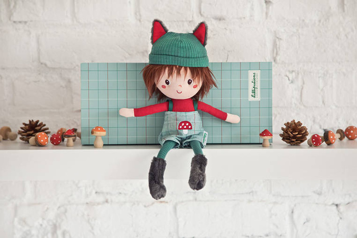 Lalka przytulanka Louis 32cm ozdobne pudełko w kratkę 83487 LILLIPUTIENS