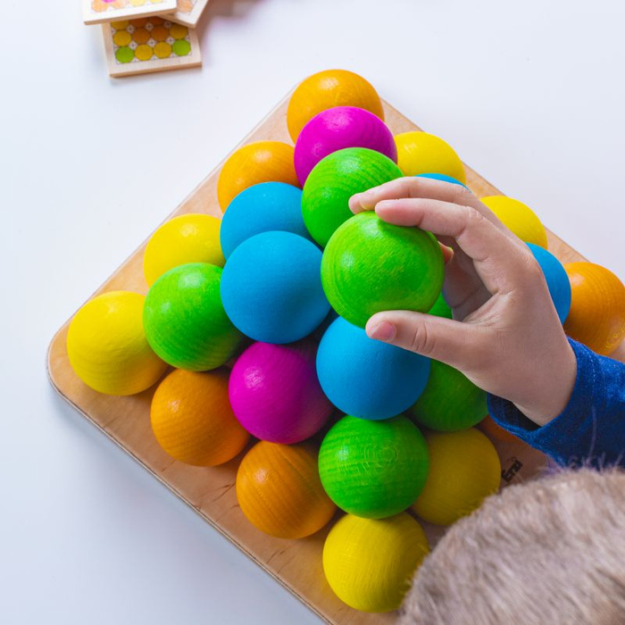 Gra zręcznościowa dla dzieci drewniane kulki Froebla 46 el Erzi 42269