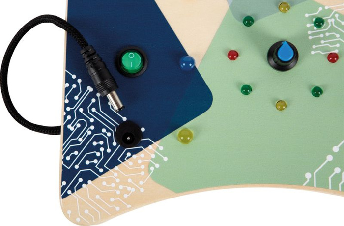 Tablica manipulacyjna Światło LED i przełączniki Montessori Small Foot 12623 Tablica sensoryczna