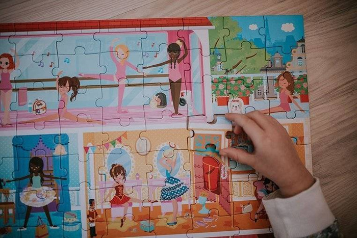 Puzzle w walizce Akademia tańca 100 elementów 6+ Made in France Janod J02616